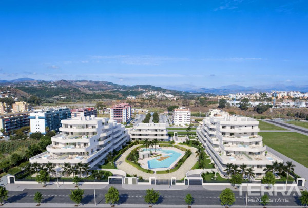 Vélez-Málaga, Torre del Mar'da Sahile Yakın Modern Daireler