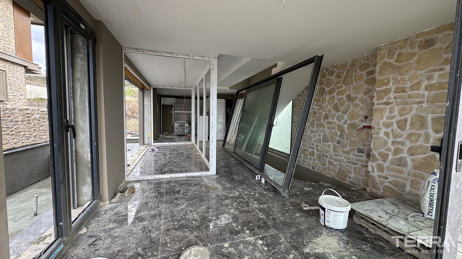 Aydın, Kuşadası'nda Deniz Manzaralı Satılık Müstakil Villalar - 110144