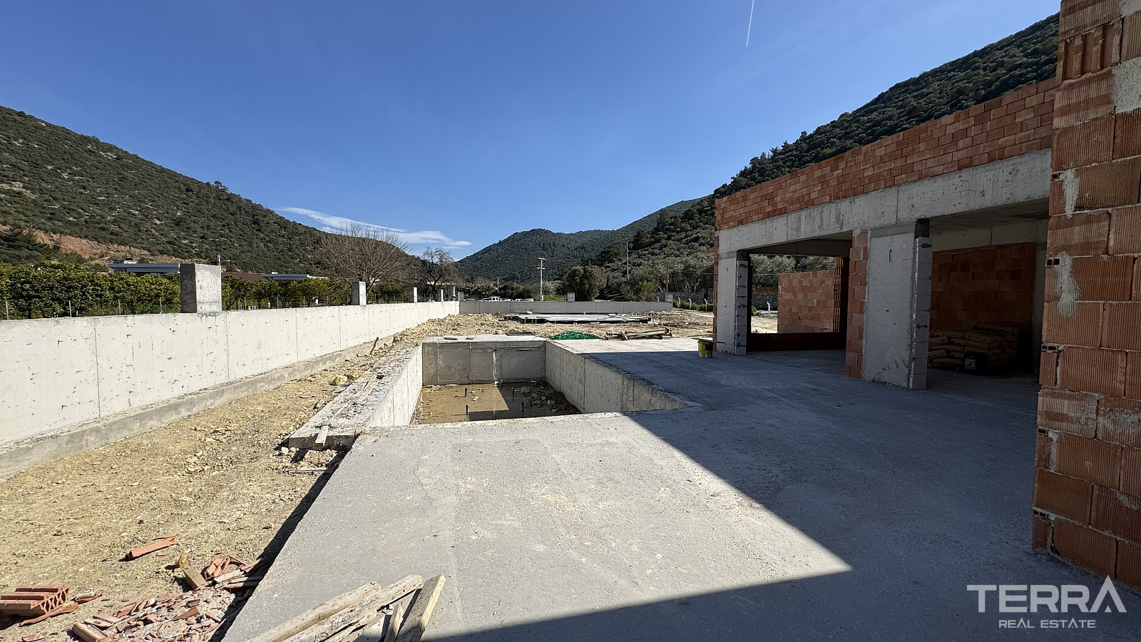 Detached House for Sale in Aydın, Kuşadası - 110195