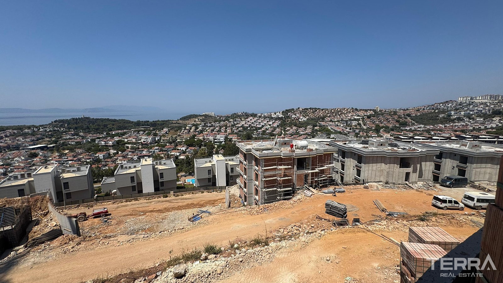 Sea View Apartments for Sale in Kuşadası, Aydın - 110371