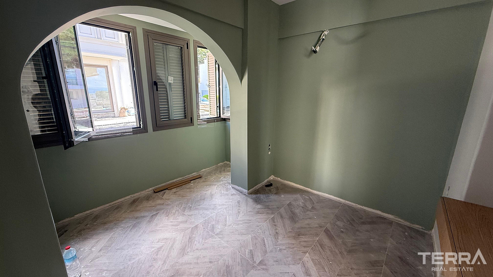 Aydın, Kuşadası'nda Güvenlikli Sitede Deniz Manzaralı Villalar - 110422