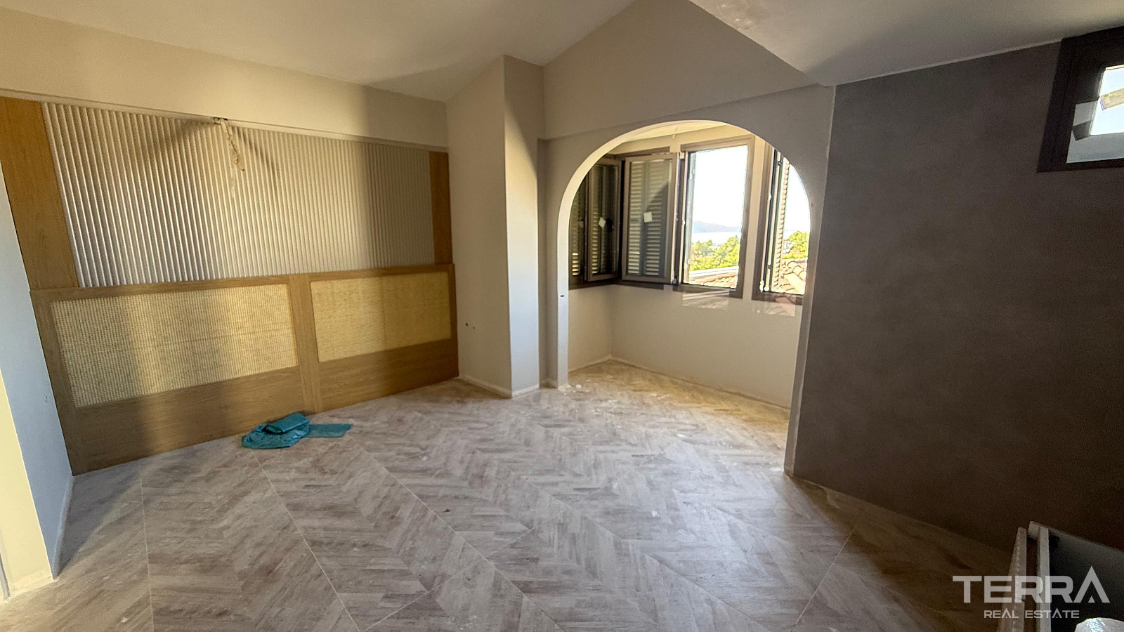 Aydın, Kuşadası'nda Güvenlikli Sitede Deniz Manzaralı Villalar - 110426