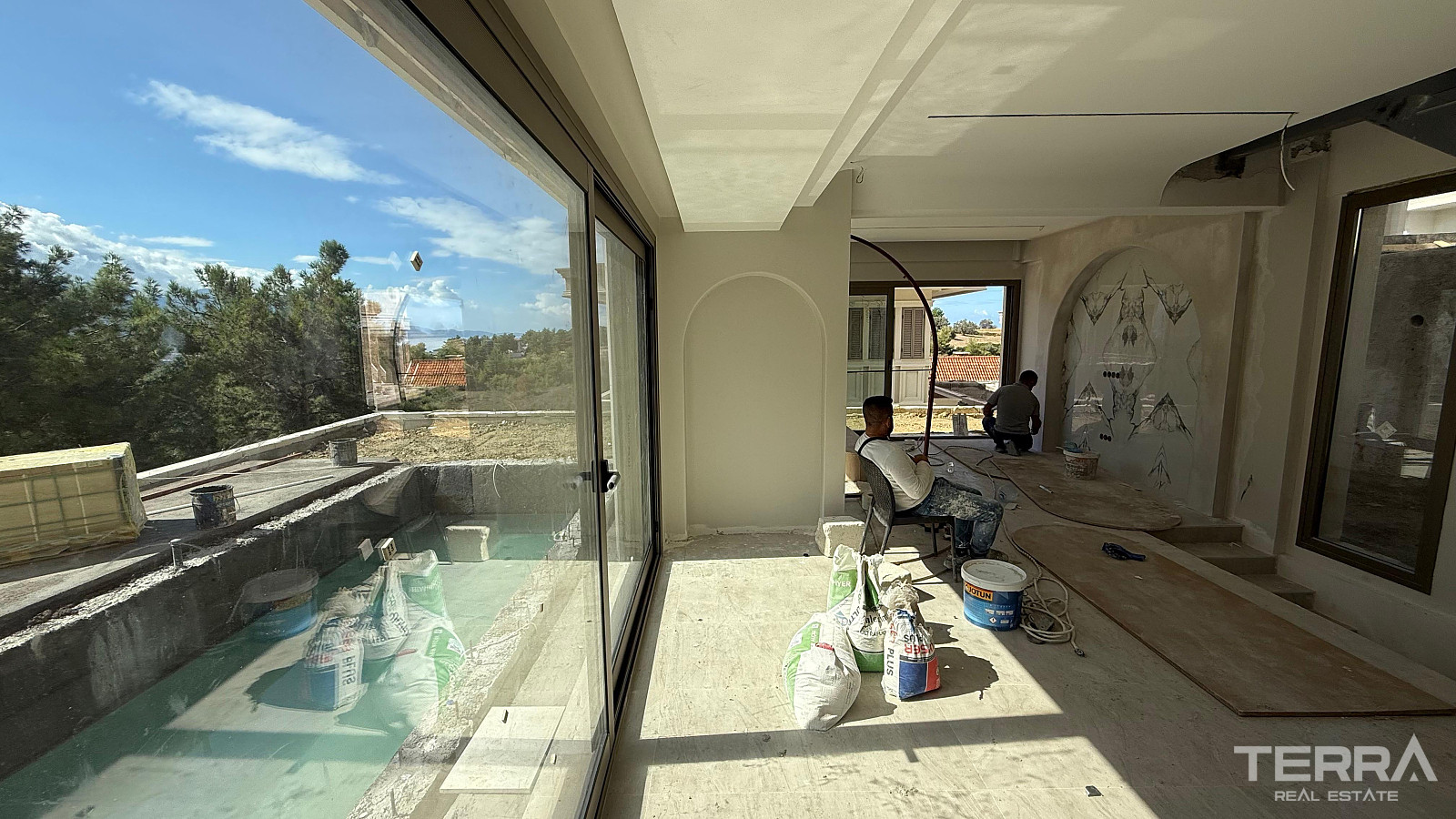Aydın, Kuşadası'nda Güvenlikli Sitede Deniz Manzaralı Villalar - 110436