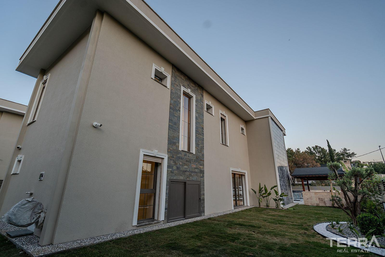 Villas for Sale with Private Pools and Terraces in Aydın, Kuşadası - 110442