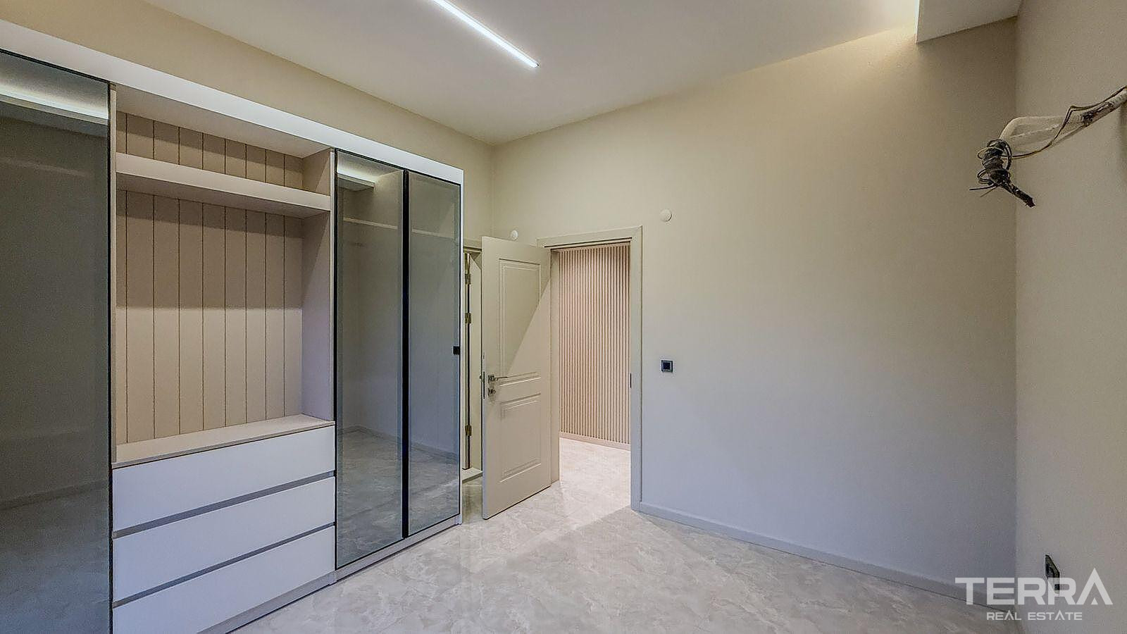 Villas for Sale with Private Pools and Terraces in Aydın, Kuşadası - 110464