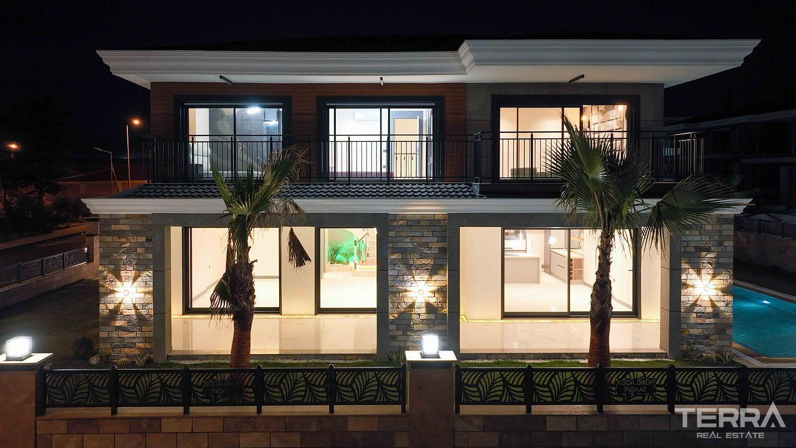 Villas with Private Pools and Gardens in Kuşadası, Aydın - 110483