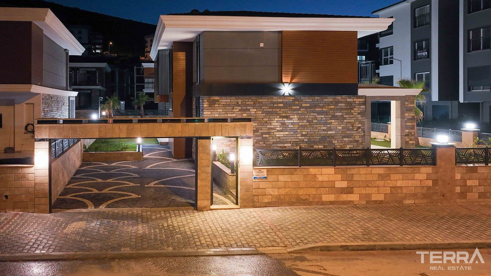 Villas with Private Pools and Gardens in Kuşadası, Aydın - 110488