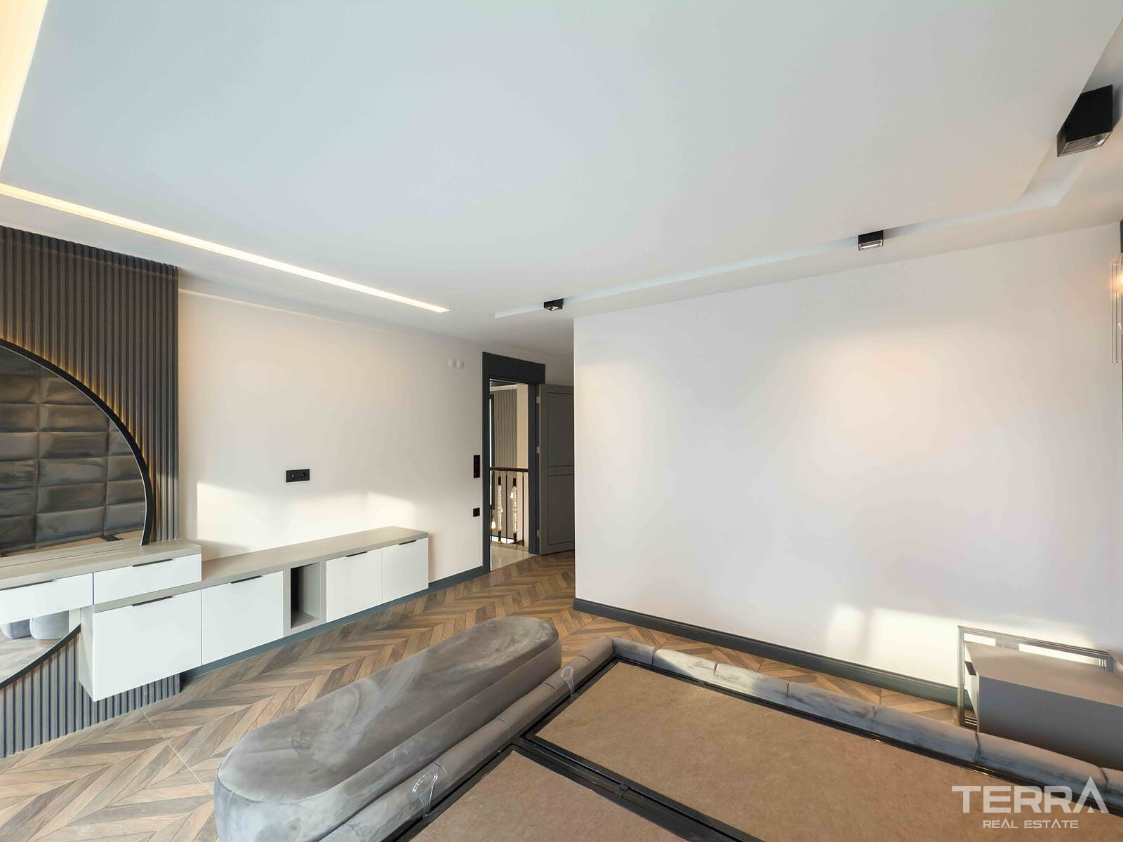 Villas with Private Pools and Gardens in Kuşadası, Aydın - 110500