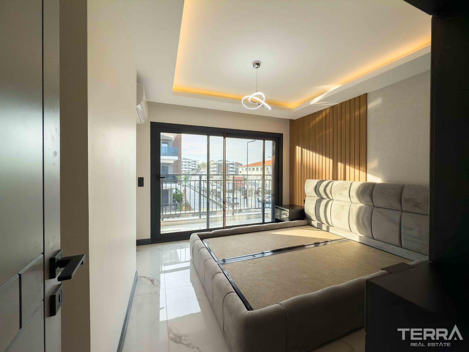 Villas with Private Pools and Gardens in Kuşadası, Aydın - 110506