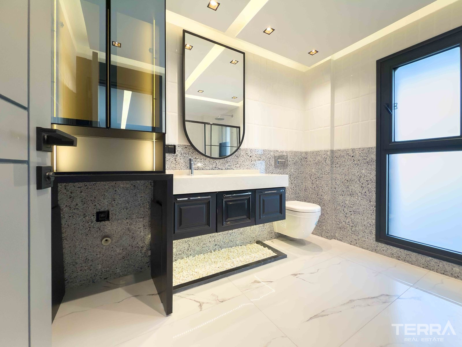Villas with Private Pools and Gardens in Kuşadası, Aydın - 110516