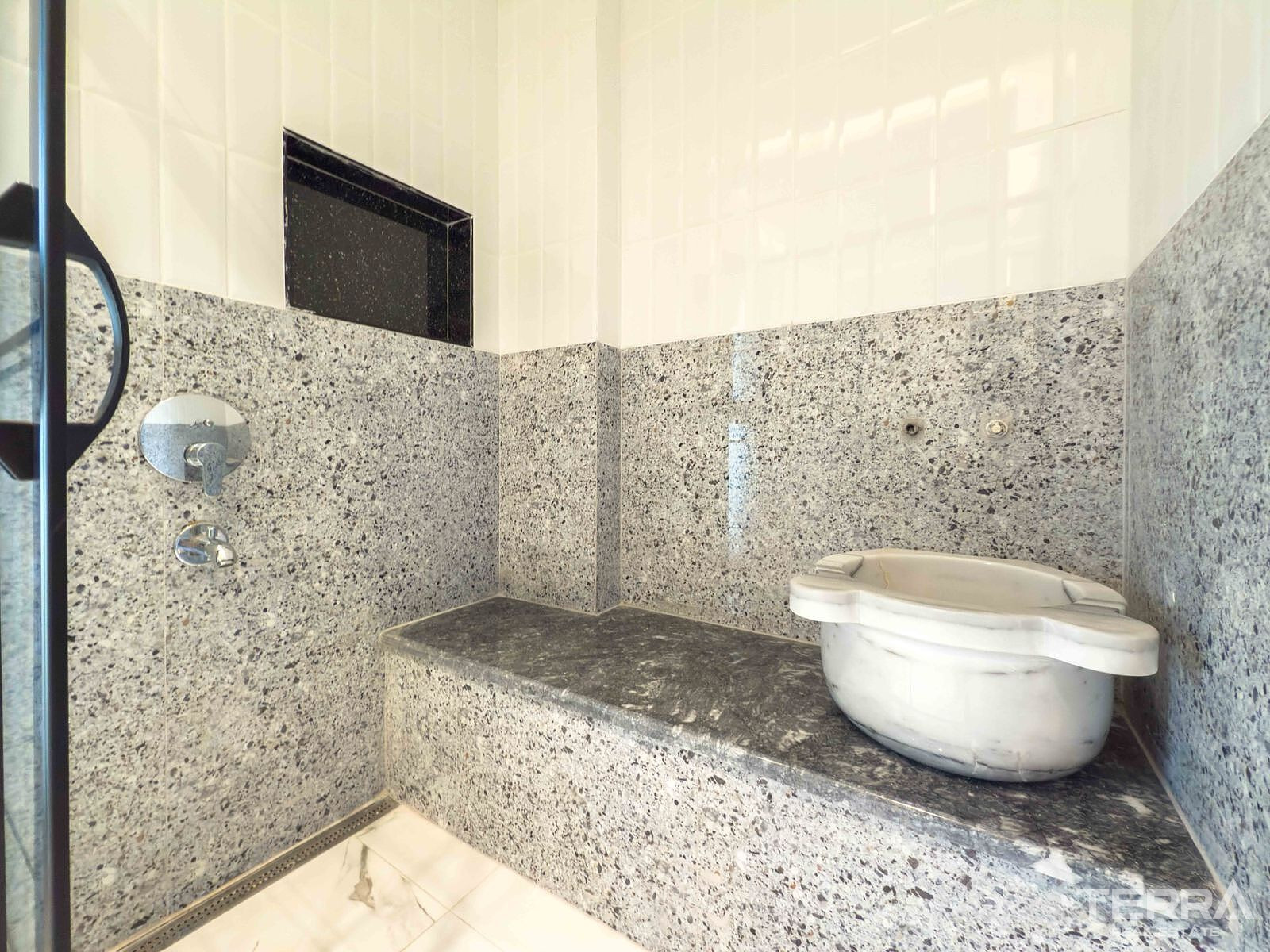 Villas with Private Pools and Gardens in Kuşadası, Aydın - 110520