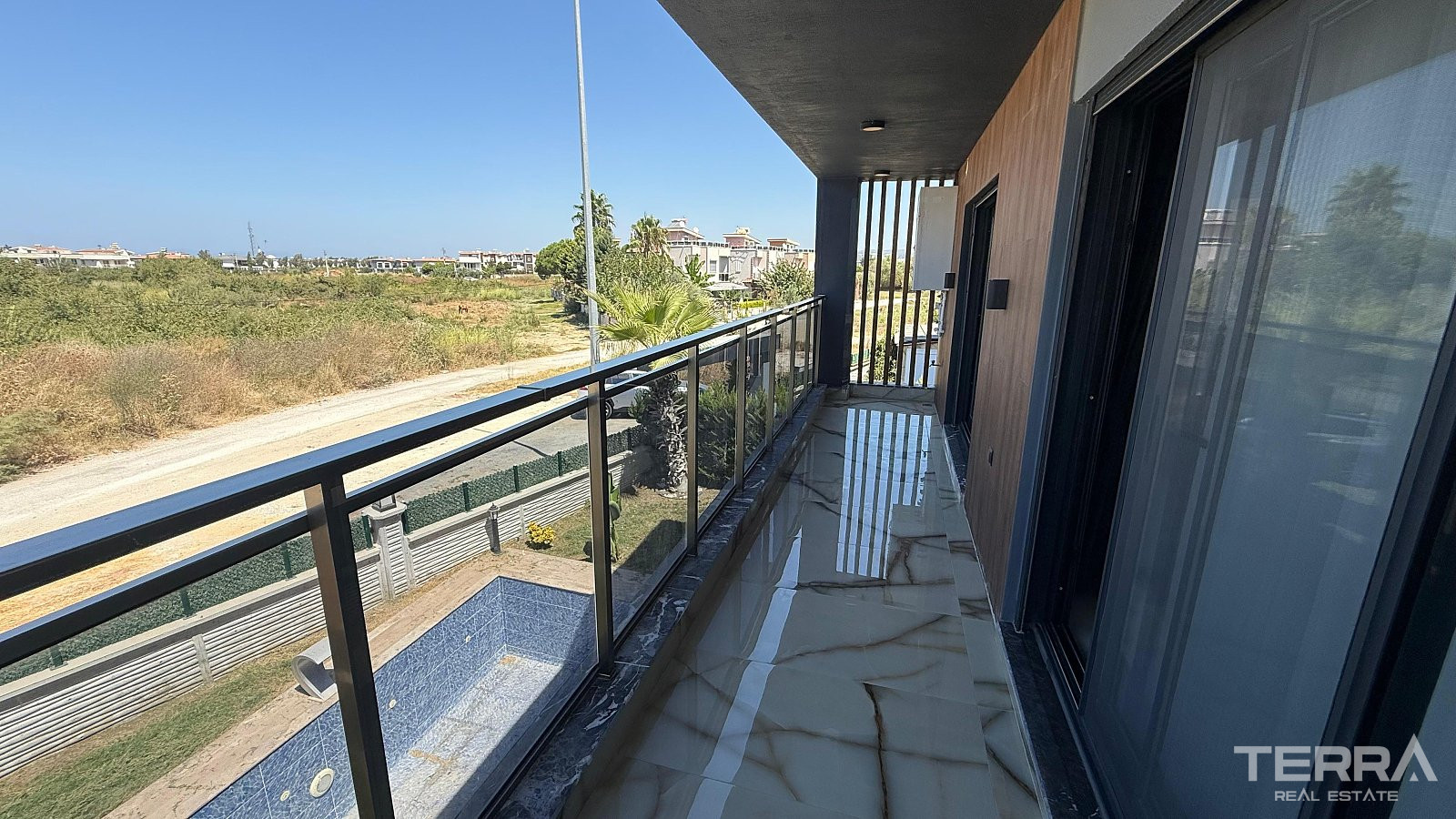 Kuşadası'nda Anahtar Teslim Özel Havuzlu Mobilyalı Müstakil Villalar - 110541