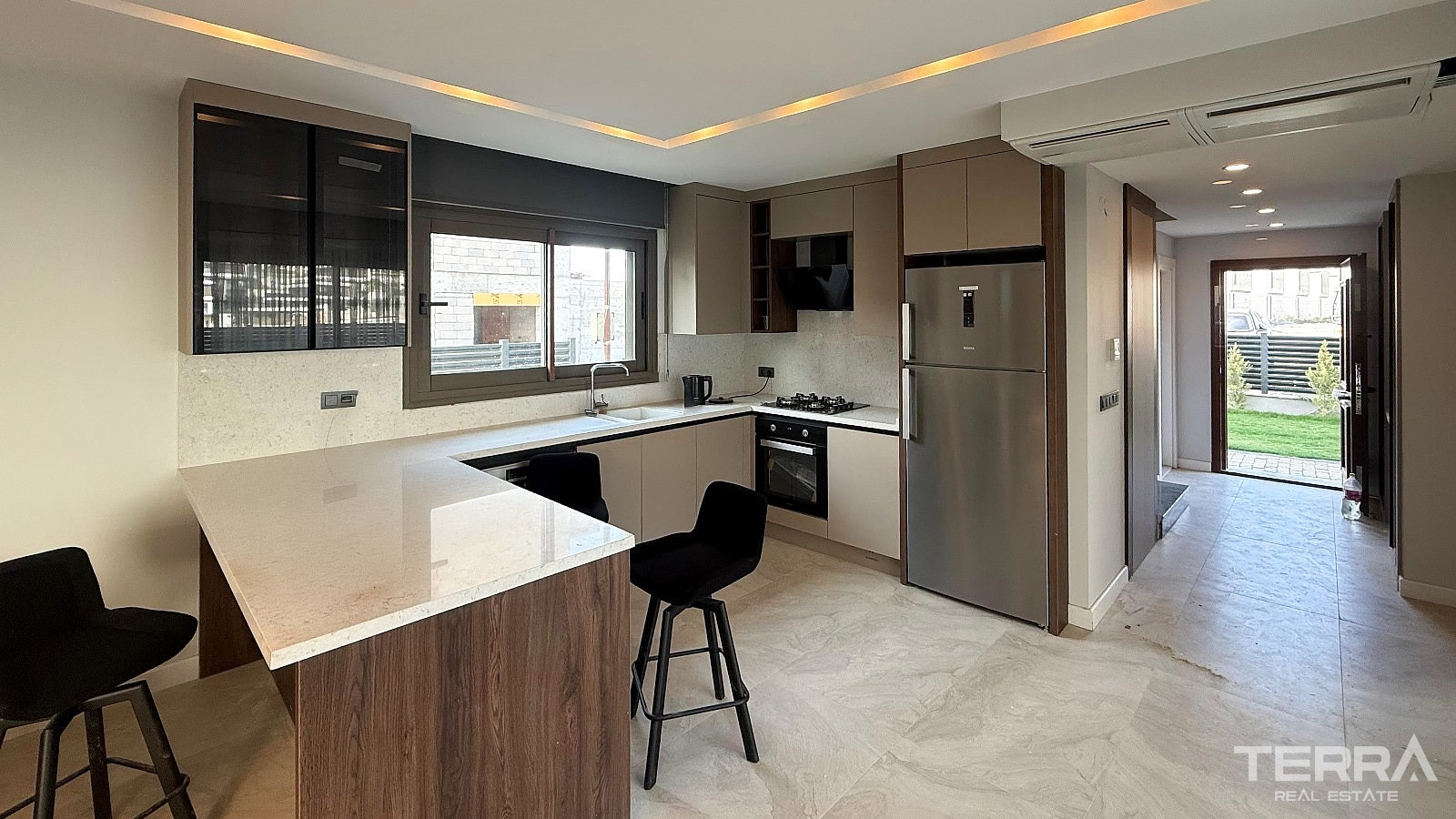 Detached Villas for Sale in Kuşadası, Aydın - 110553