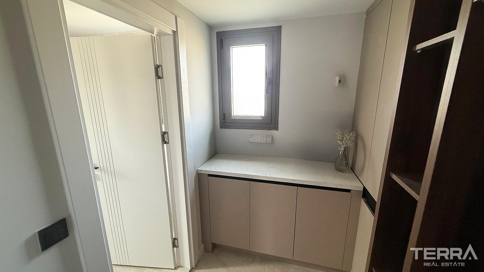 Detached Villas for Sale in Kuşadası, Aydın - 110557