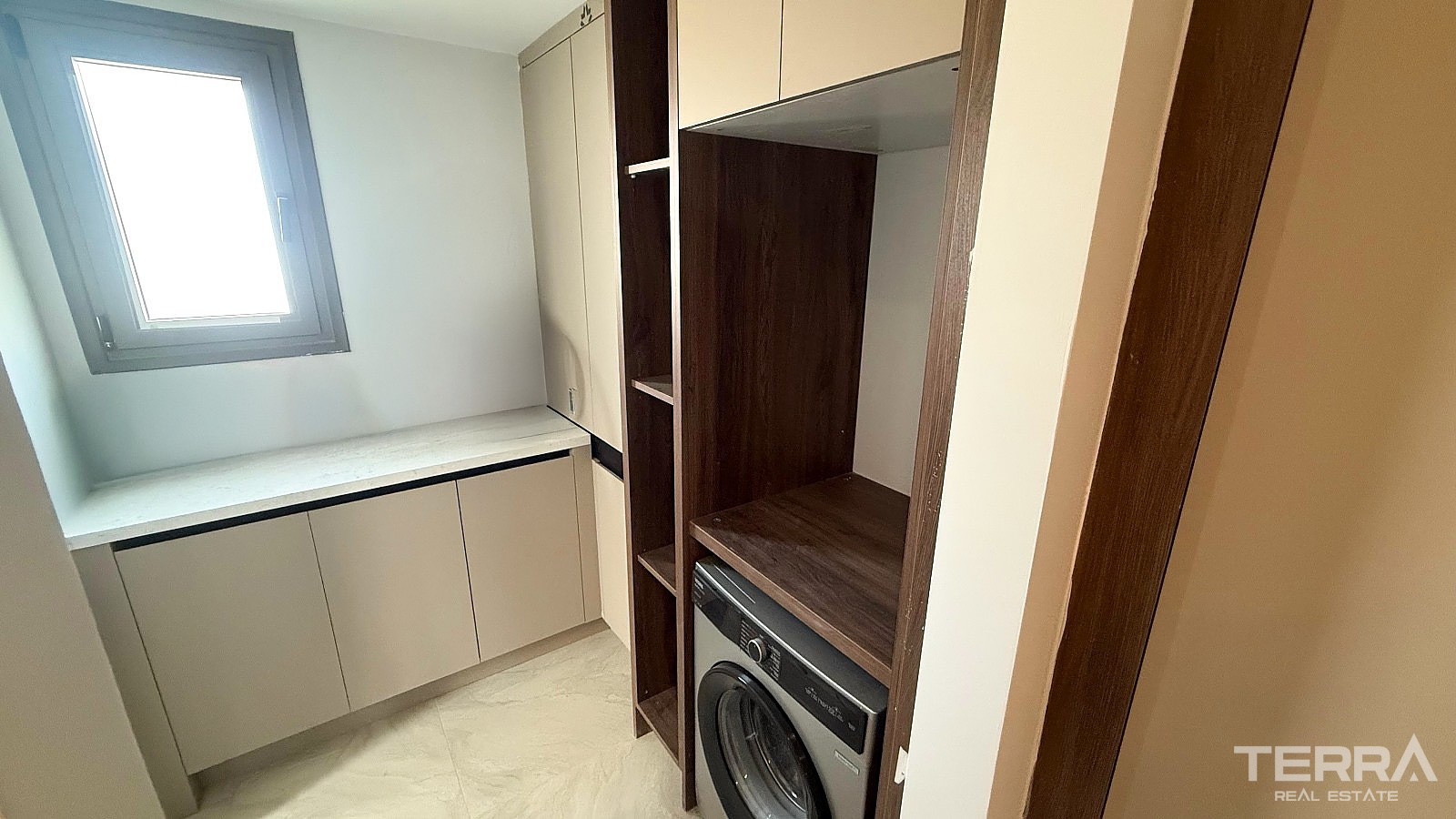 Detached Villas for Sale in Kuşadası, Aydın - 110558