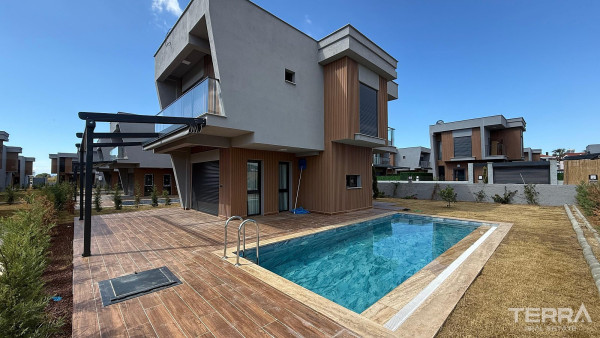 Villas Close to The Beach for Sale in Kuşadası, Aydın