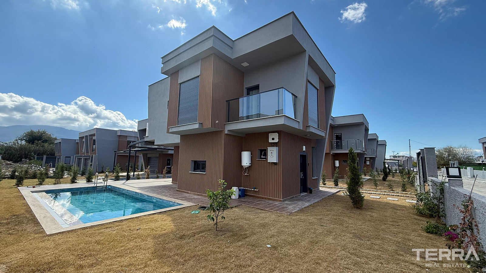 Villas Close to The Beach for Sale in Kuşadası, Aydın - 110611