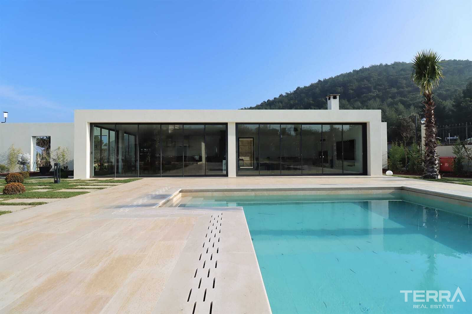 Detached Countryhouse with Pool for Sale in Kuşadası, Aydın - 110637