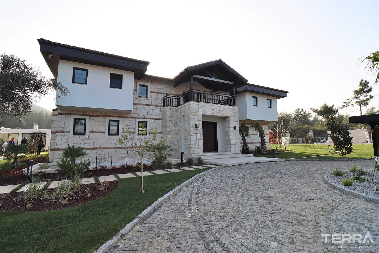 Detached Countryhouse with Pool for Sale in Kuşadası, Aydın - 110639