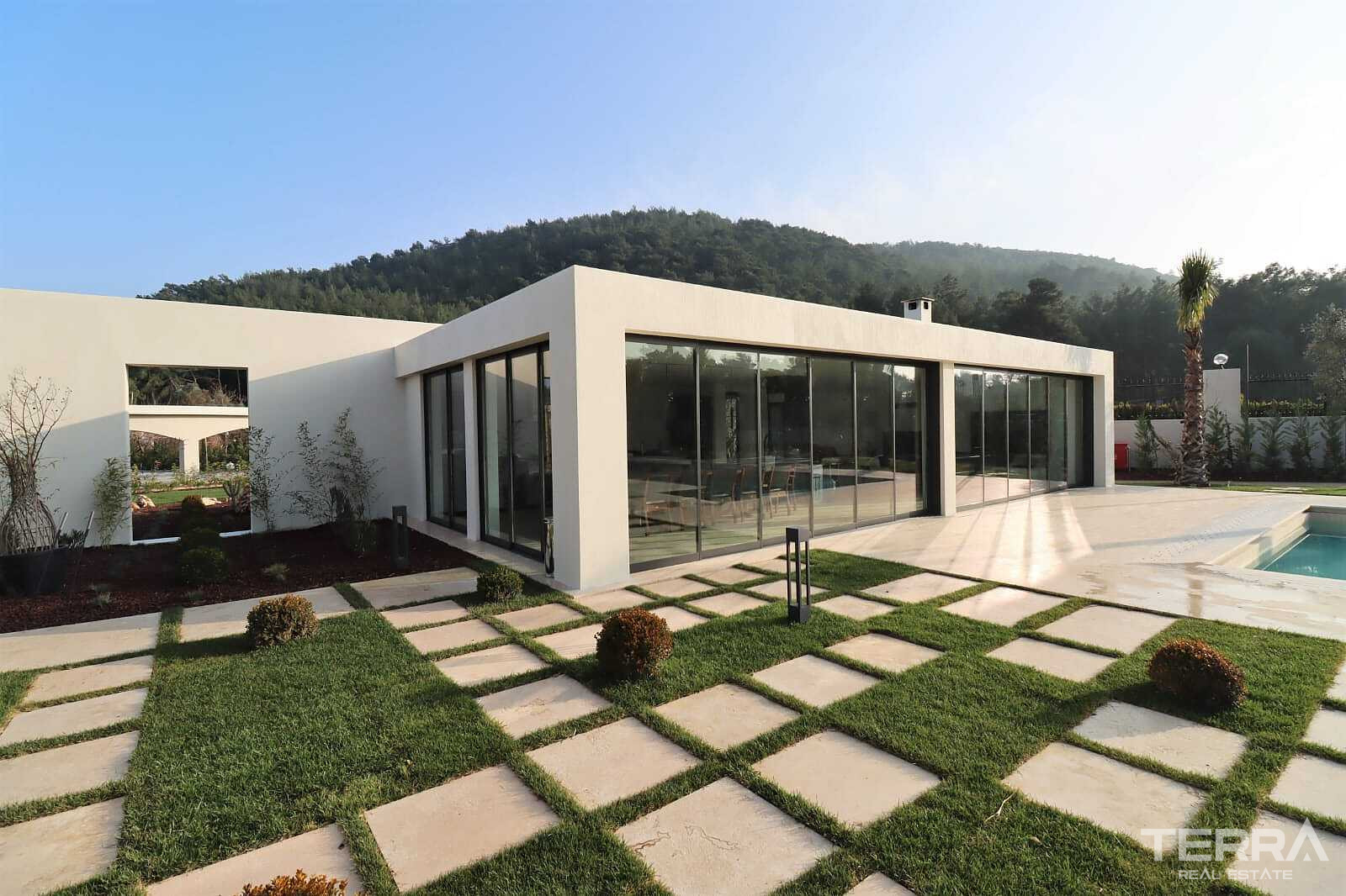 Detached Countryhouse with Pool for Sale in Kuşadası, Aydın - 110646