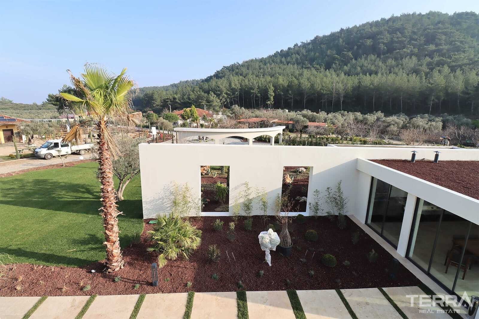 Detached Countryhouse with Pool for Sale in Kuşadası, Aydın - 110647
