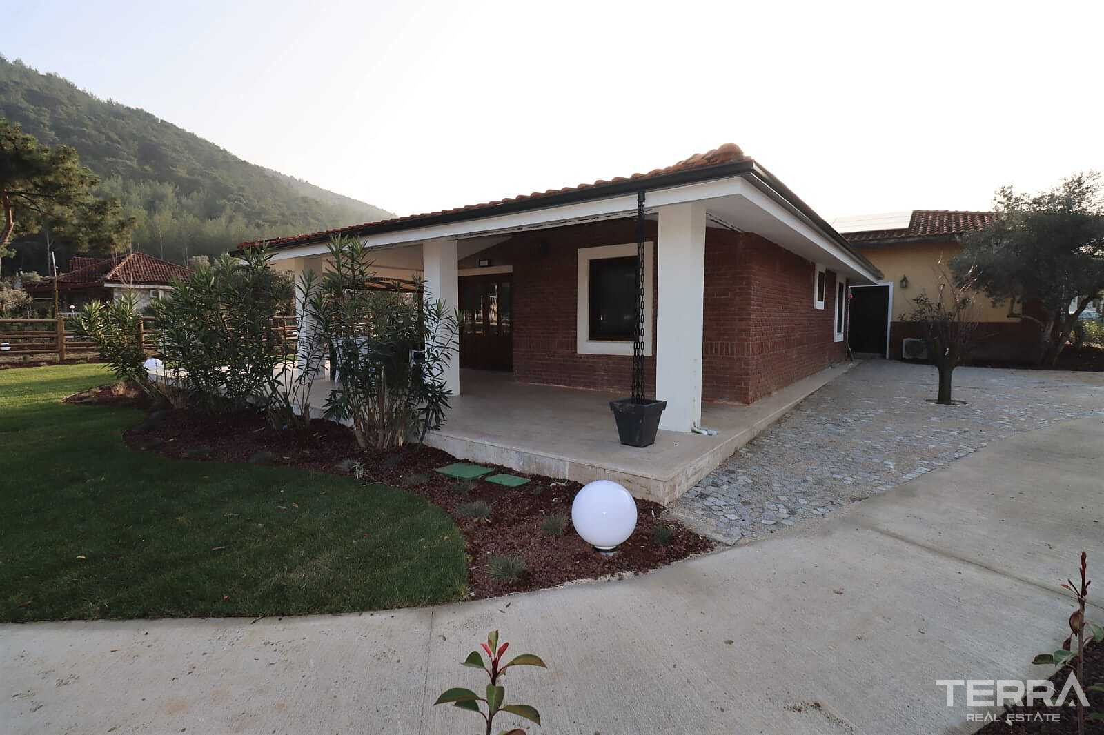 Detached Countryhouse with Pool for Sale in Kuşadası, Aydın - 110650