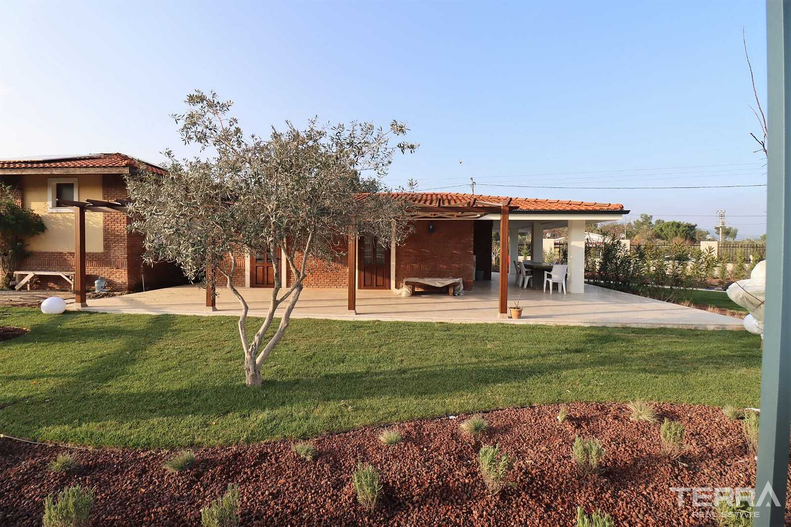 Detached Countryhouse with Pool for Sale in Kuşadası, Aydın - 110651