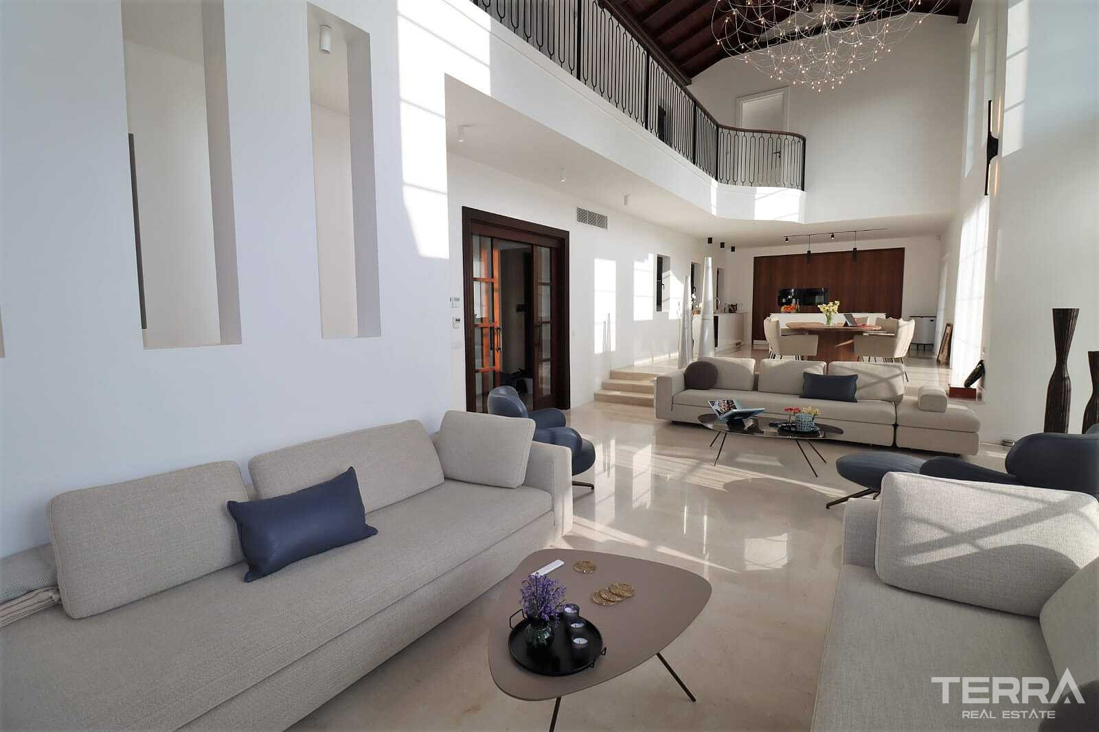 Detached Countryhouse with Pool for Sale in Kuşadası, Aydın - 110669