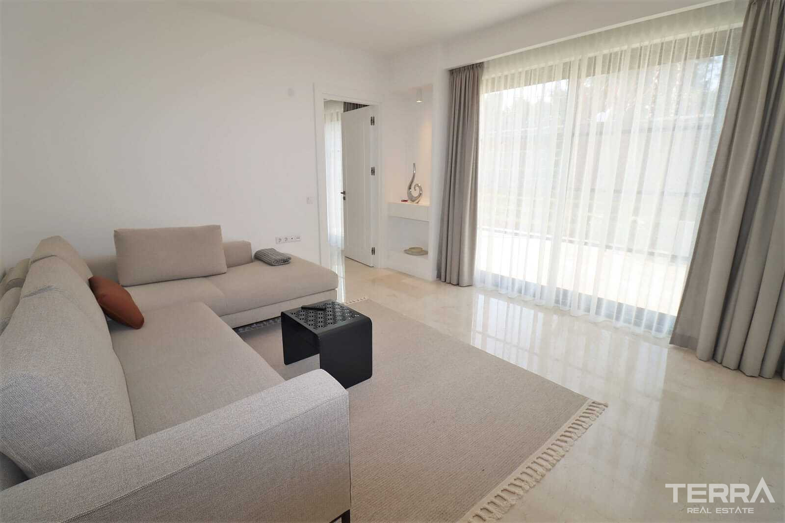 Detached Countryhouse with Pool for Sale in Kuşadası, Aydın - 110672