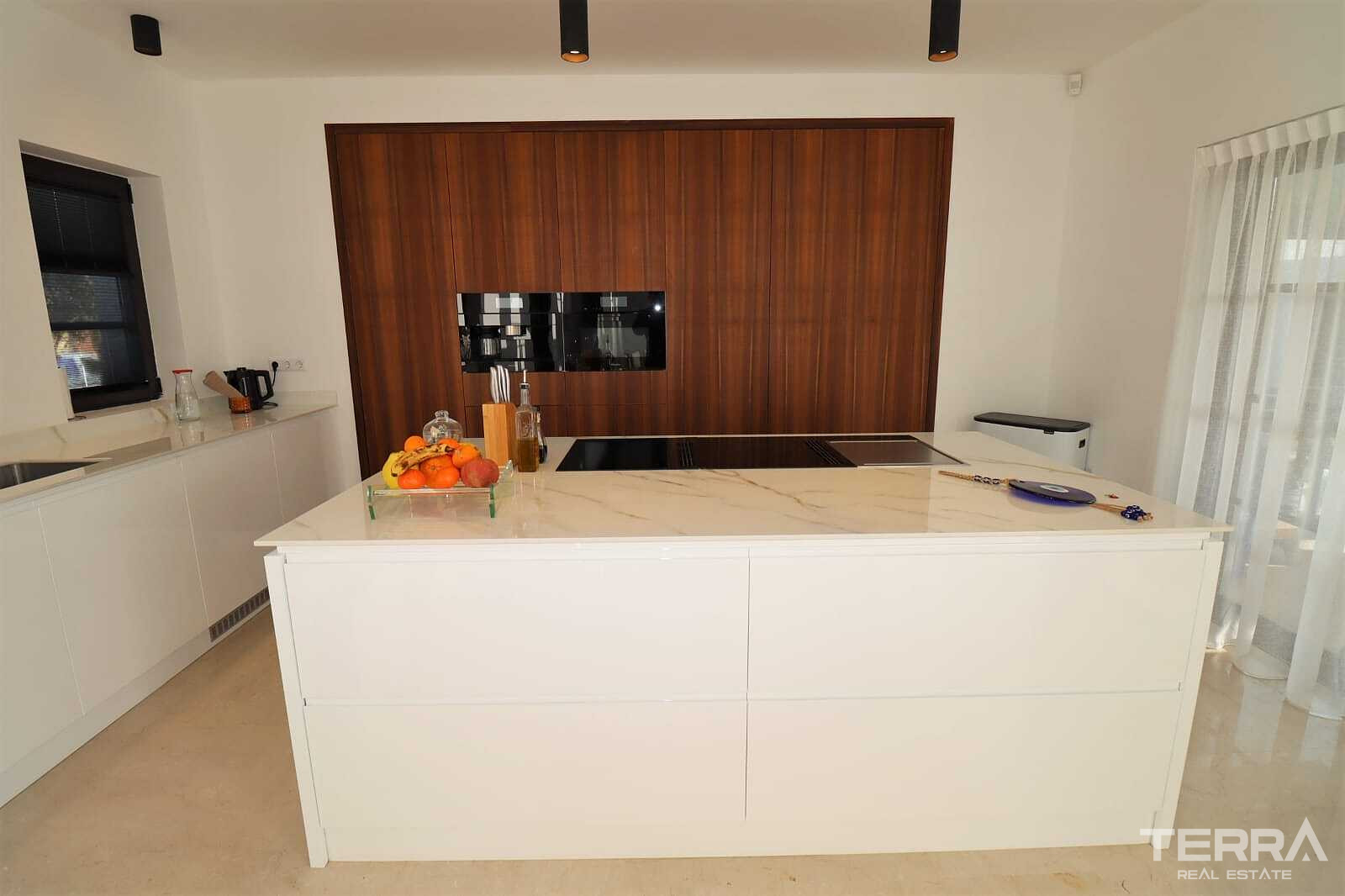 Detached Countryhouse with Pool for Sale in Kuşadası, Aydın - 110683