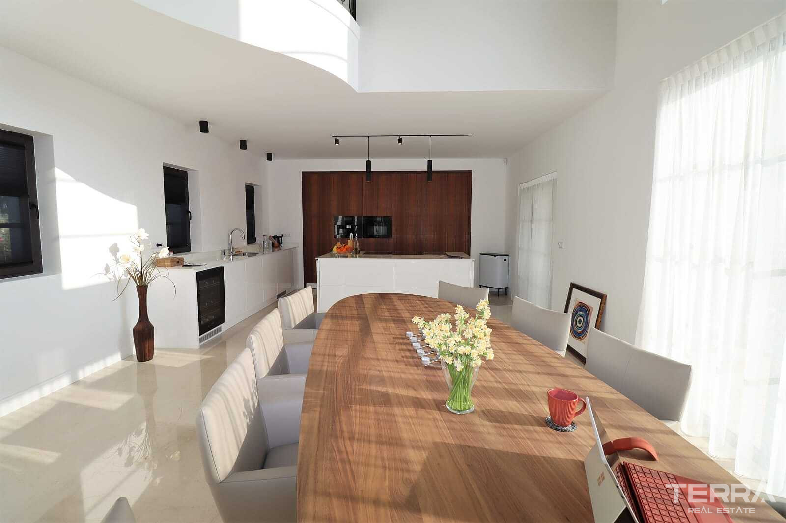 Detached Countryhouse with Pool for Sale in Kuşadası, Aydın - 110688