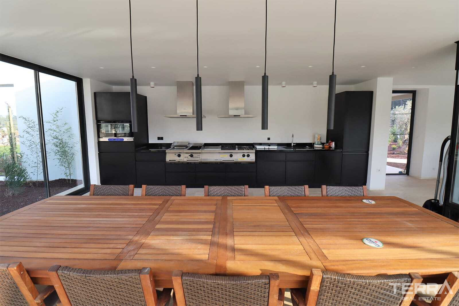 Detached Countryhouse with Pool for Sale in Kuşadası, Aydın - 110692