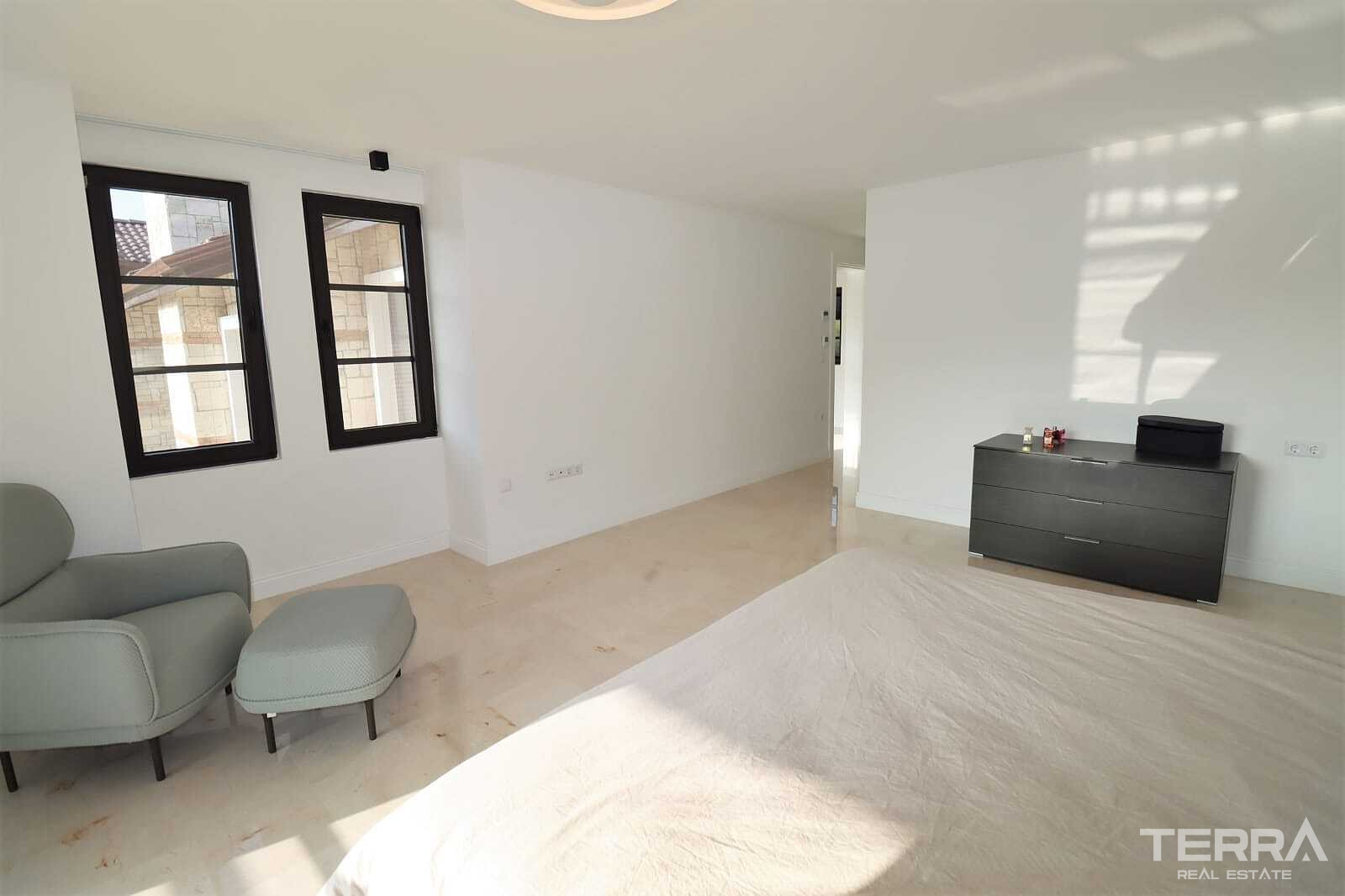 Detached Countryhouse with Pool for Sale in Kuşadası, Aydın - 110697