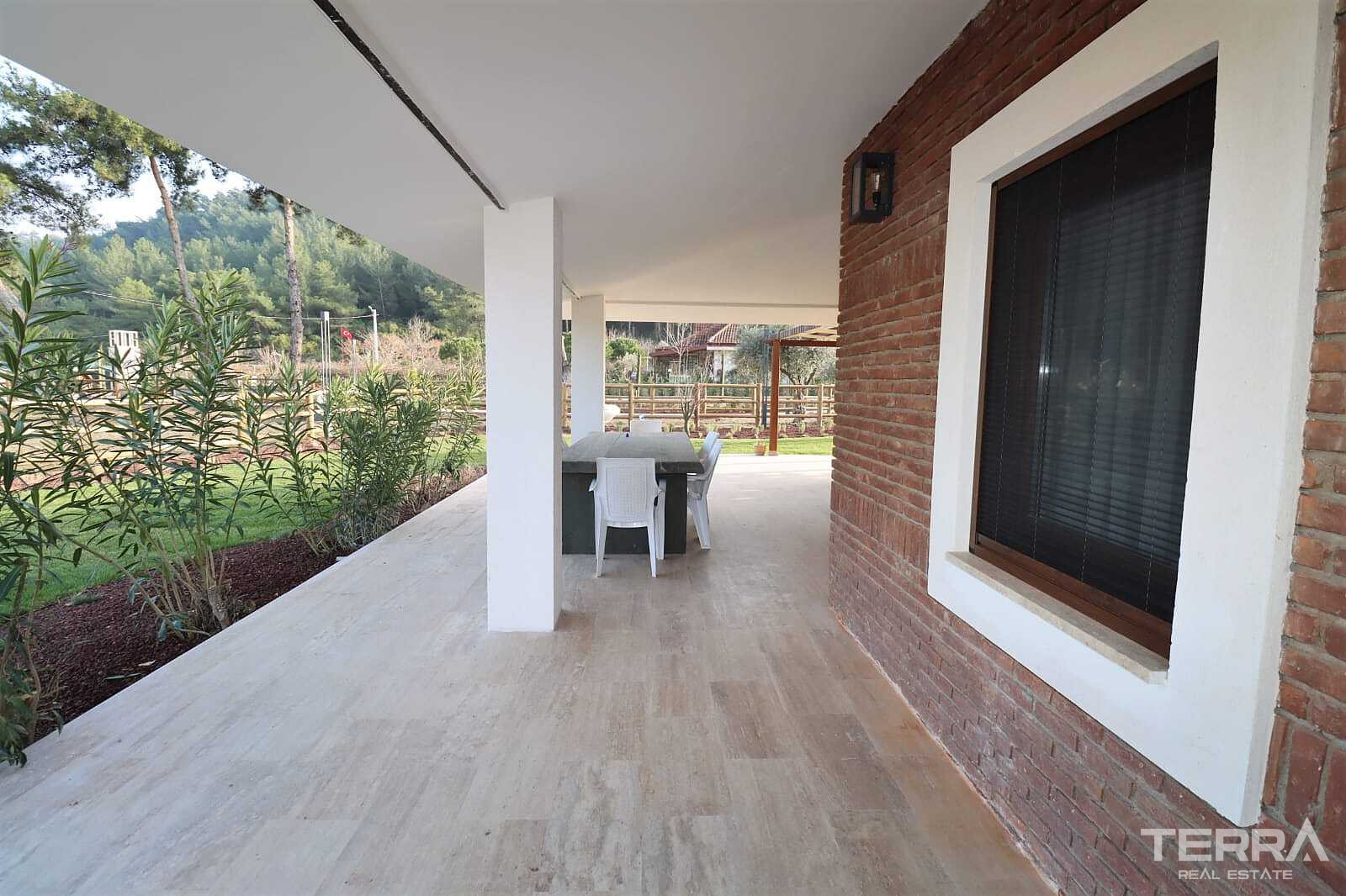 Detached Countryhouse with Pool for Sale in Kuşadası, Aydın - 110710