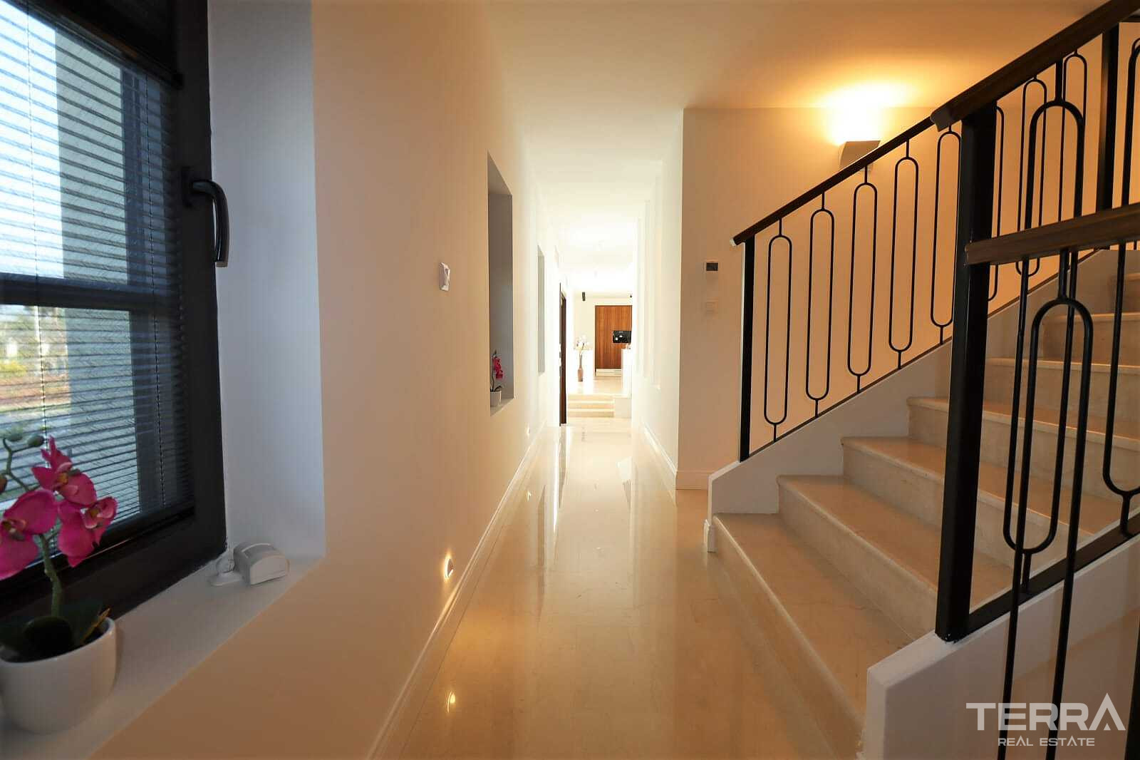 Detached Countryhouse with Pool for Sale in Kuşadası, Aydın - 110725