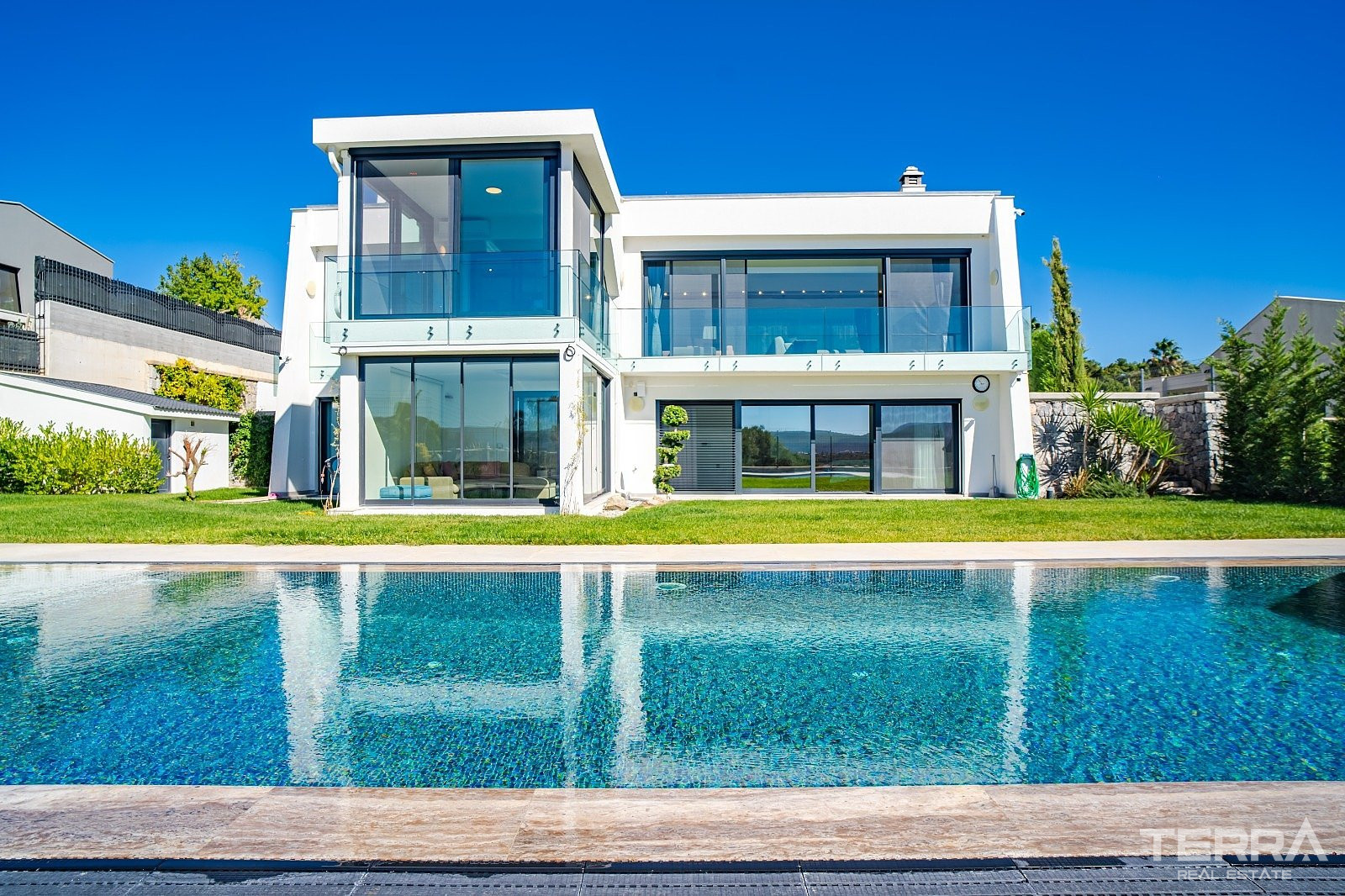 Sea View Private Villa for Sale in İzmir, Urla - 111114