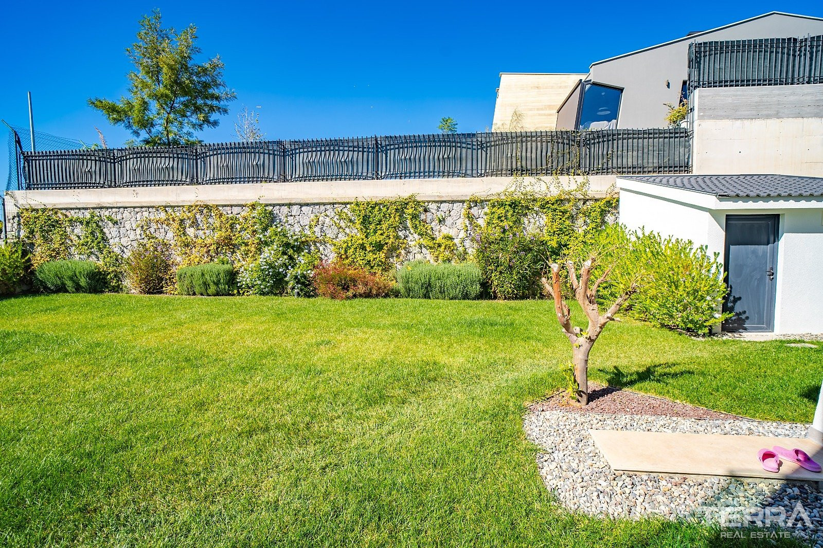 Sea View Private Villa for Sale in İzmir, Urla - 111117