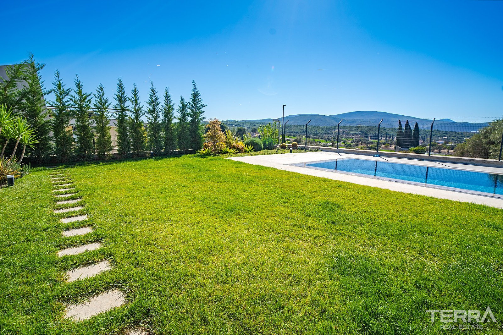 Sea View Private Villa for Sale in İzmir, Urla - 111119