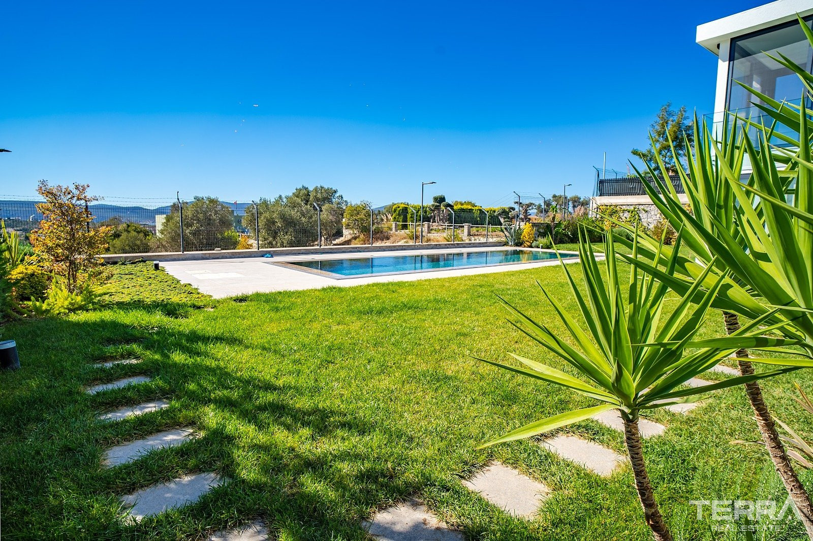 Sea View Private Villa for Sale in İzmir, Urla - 111121
