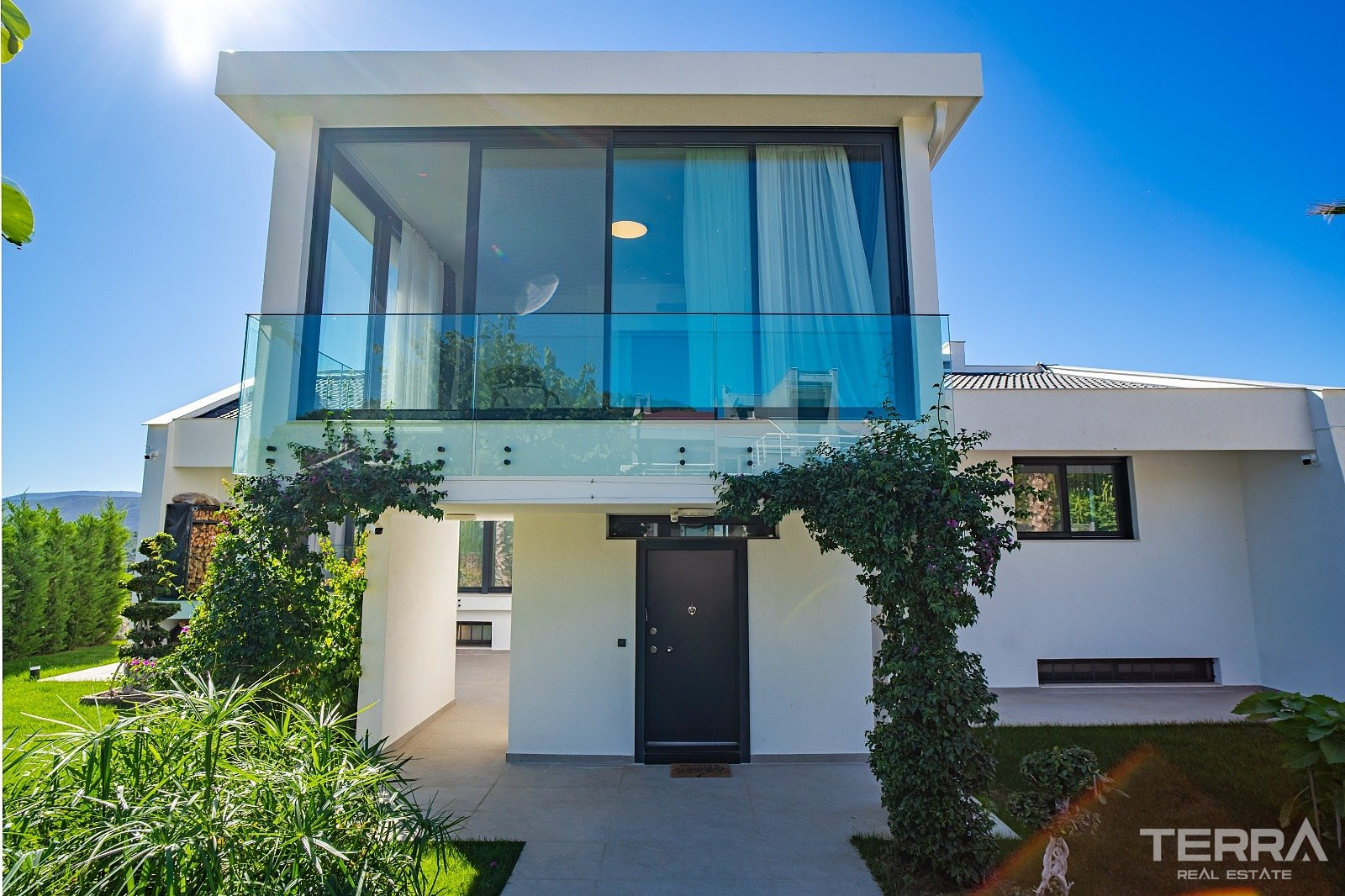 Sea View Private Villa for Sale in İzmir, Urla - 111123