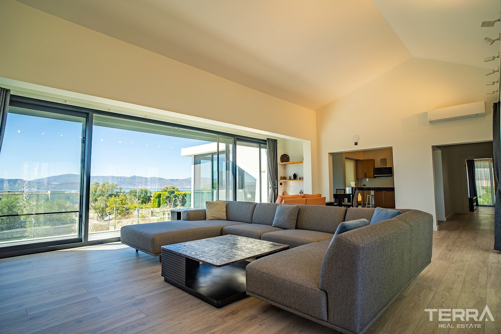 Sea View Private Villa for Sale in İzmir, Urla - 111129