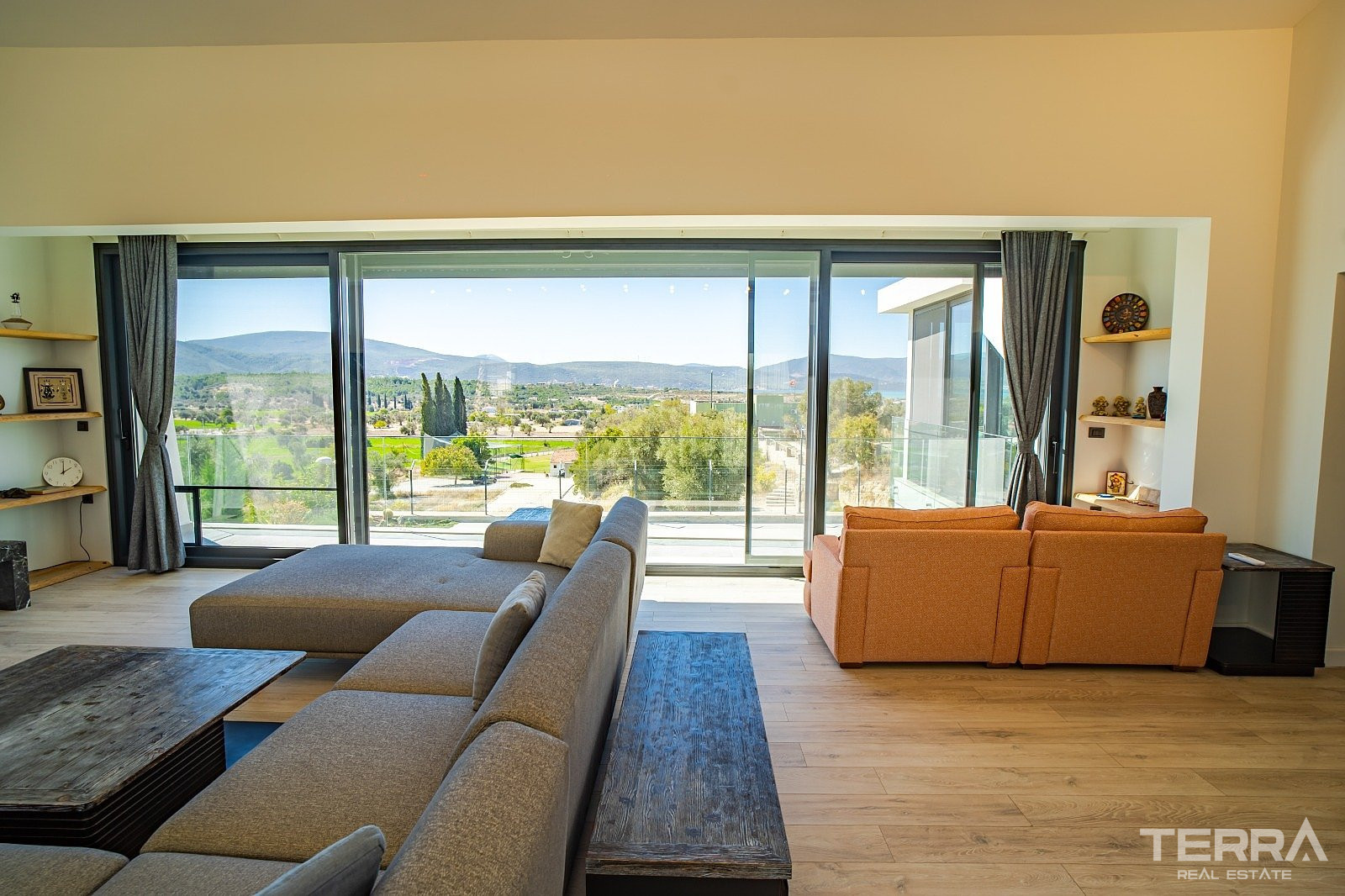 Sea View Private Villa for Sale in İzmir, Urla - 111130
