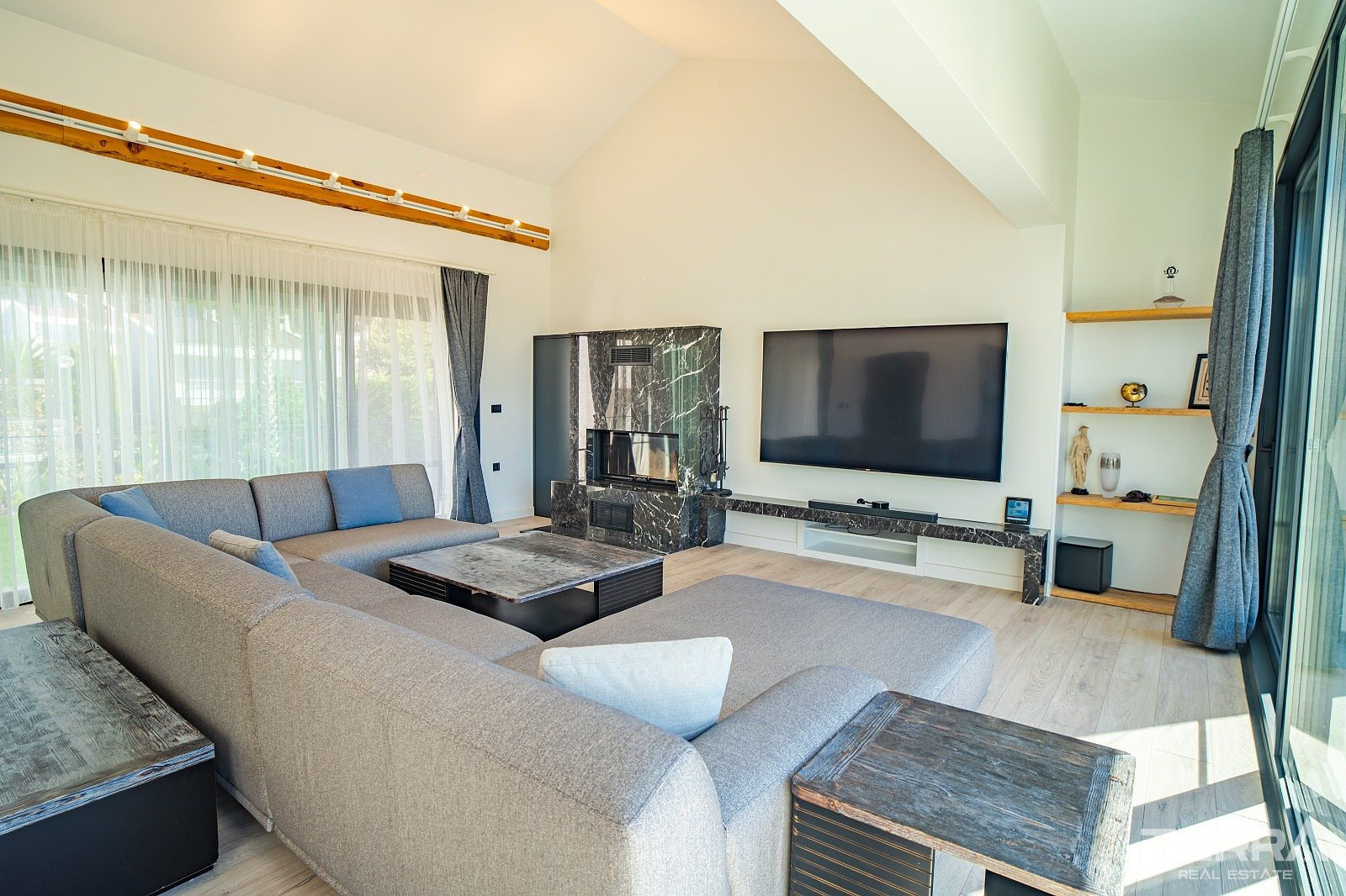 Sea View Private Villa for Sale in İzmir, Urla - 111131