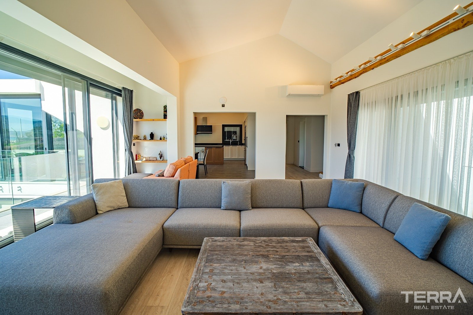 Sea View Private Villa for Sale in İzmir, Urla - 111132