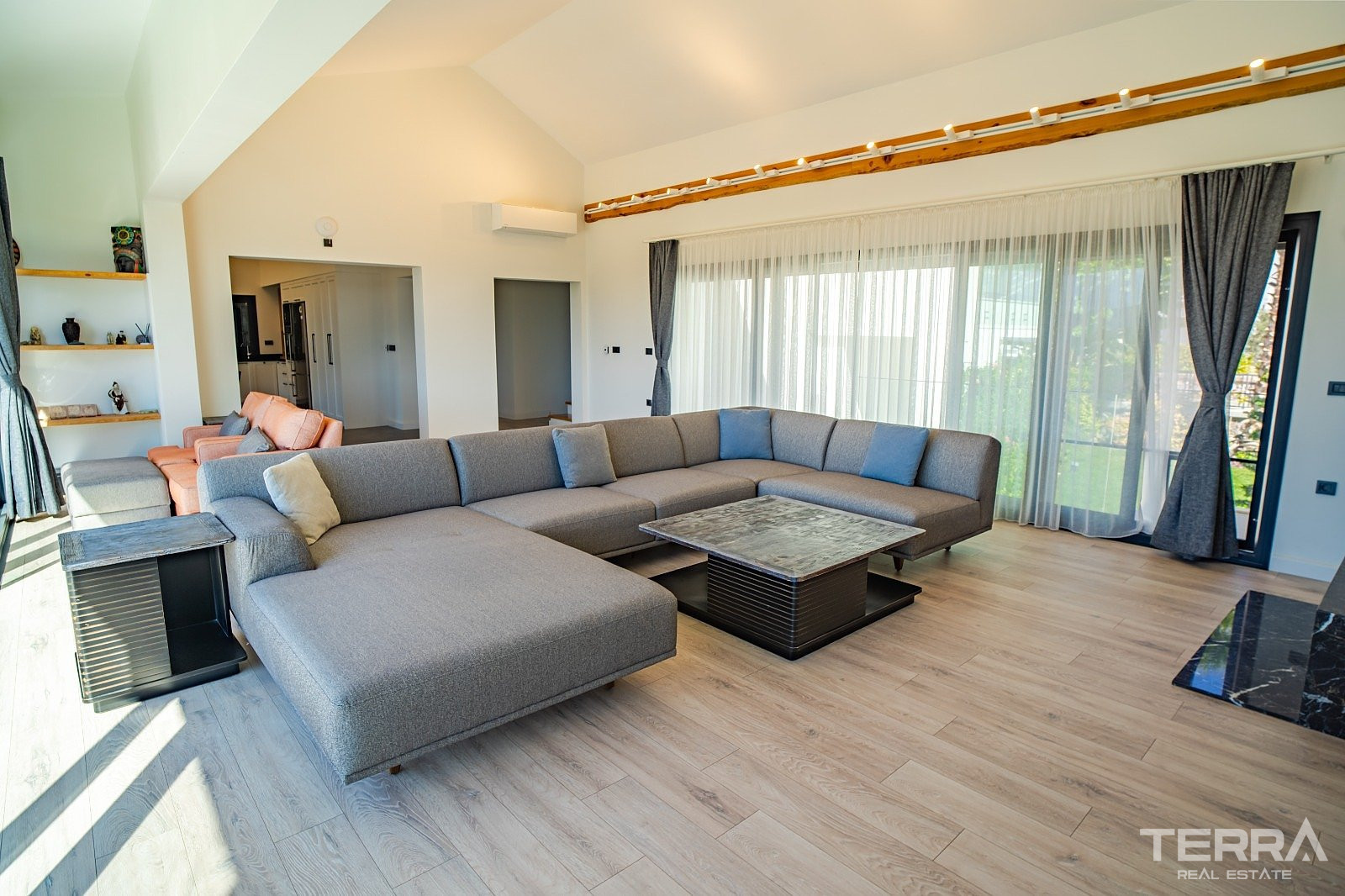 Sea View Private Villa for Sale in İzmir, Urla - 111133