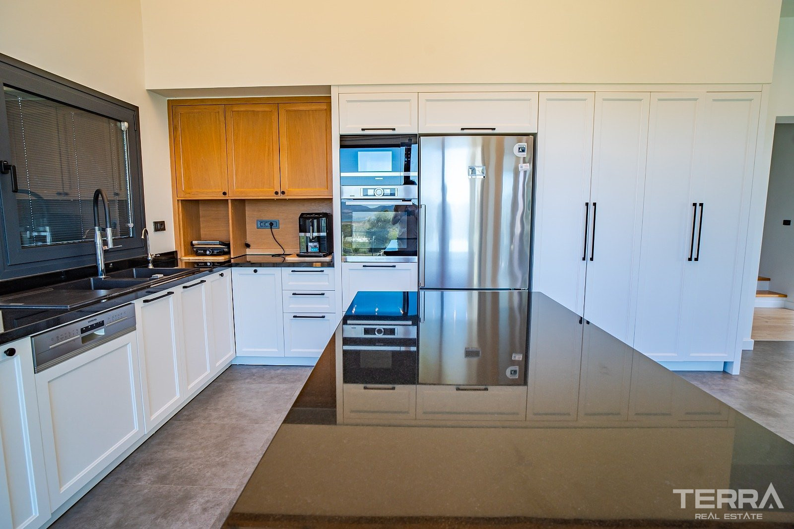 Sea View Private Villa for Sale in İzmir, Urla - 111141
