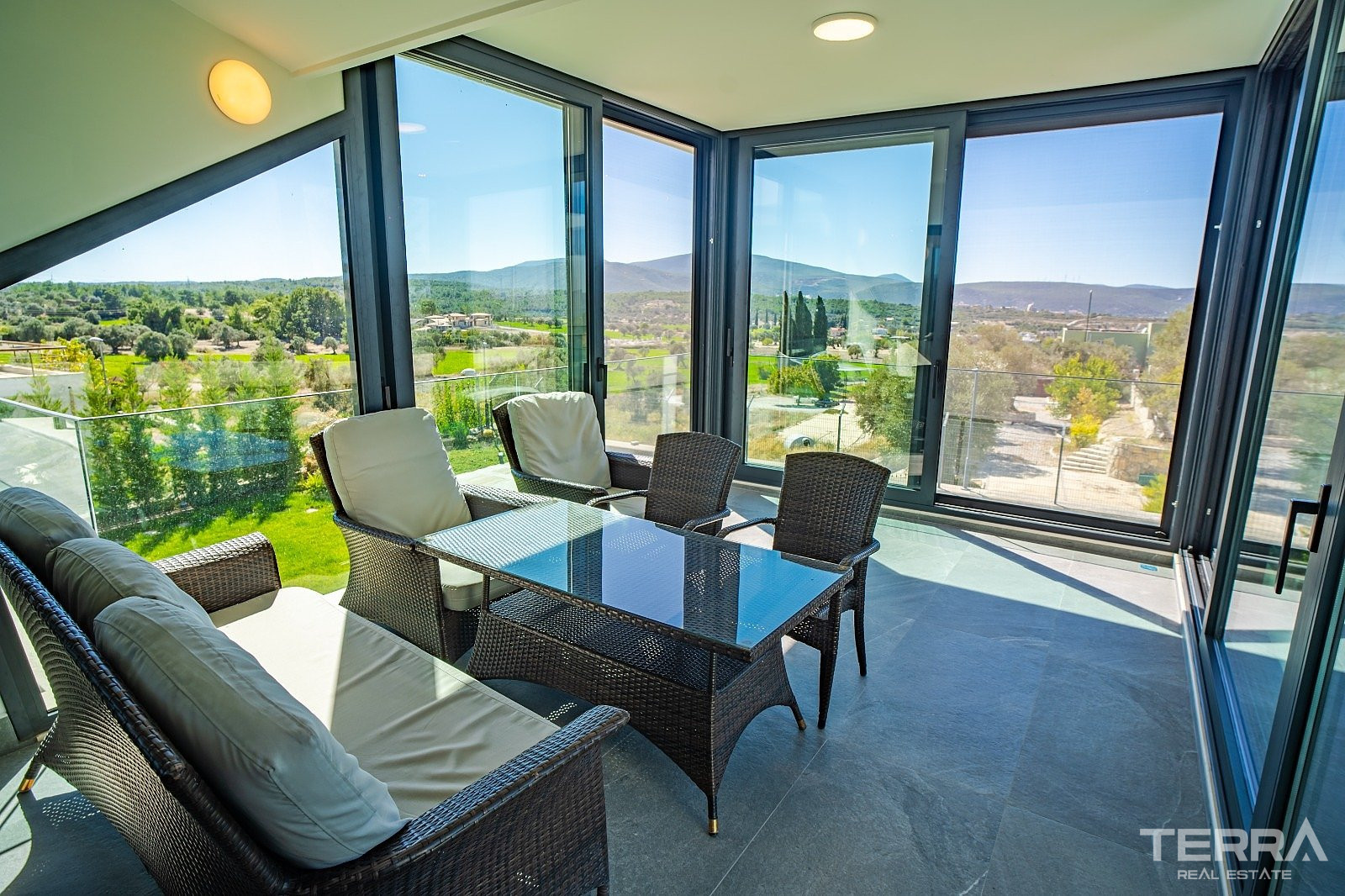 Sea View Private Villa for Sale in İzmir, Urla - 111144