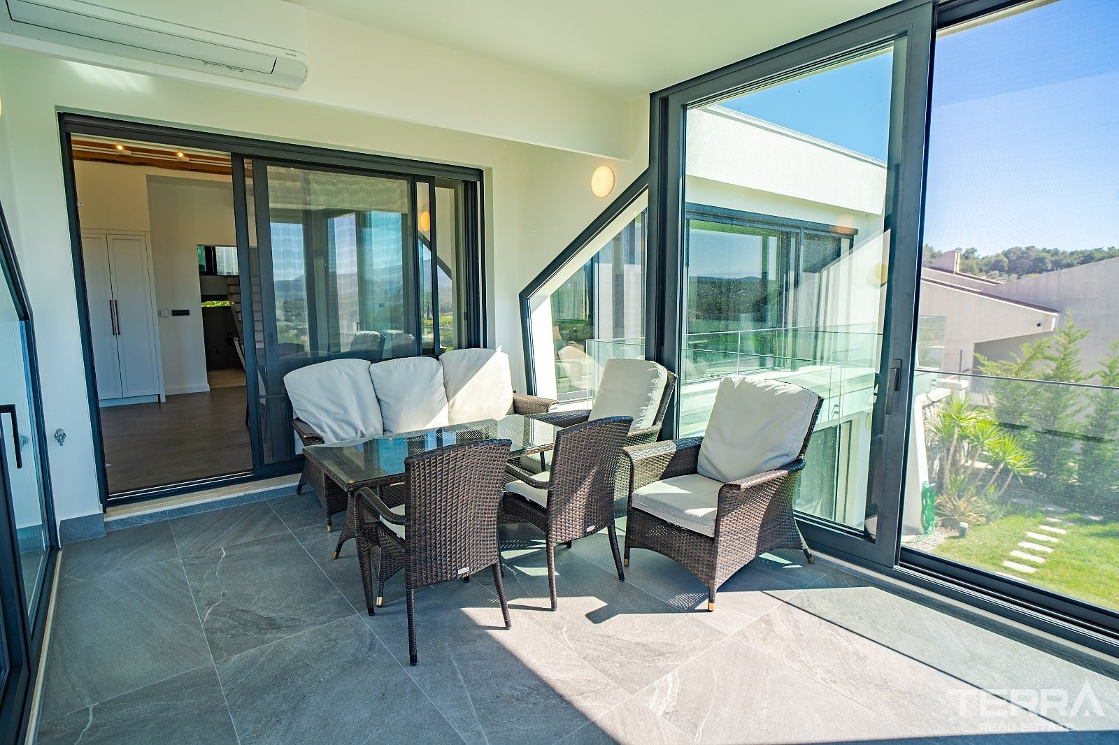 Sea View Private Villa for Sale in İzmir, Urla - 111145