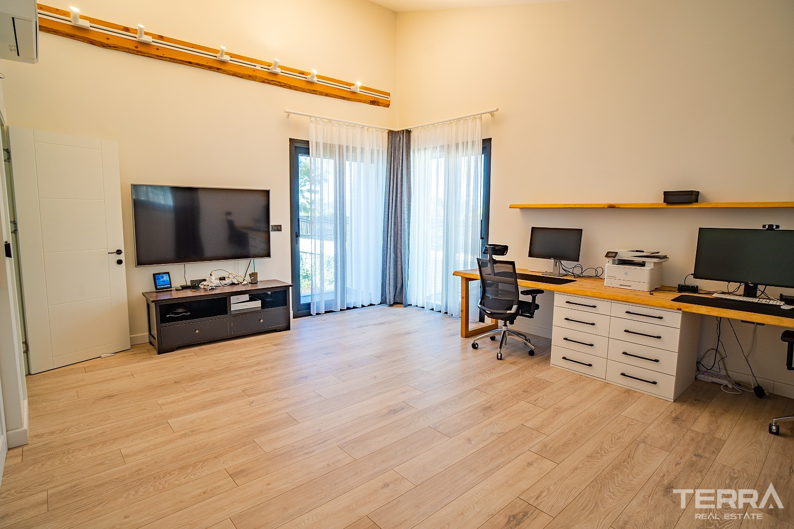 Sea View Private Villa for Sale in İzmir, Urla - 111164