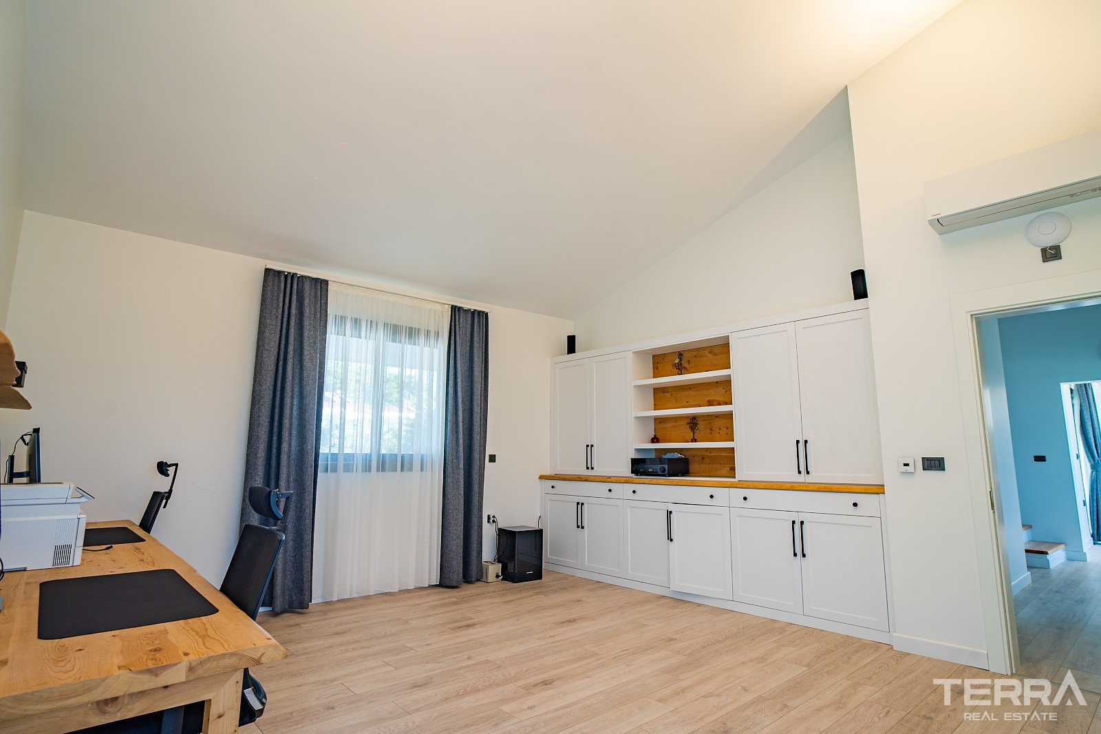 Sea View Private Villa for Sale in İzmir, Urla - 111166